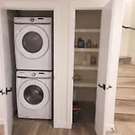 Lovely Modern 2 Bedroom Basement Suite