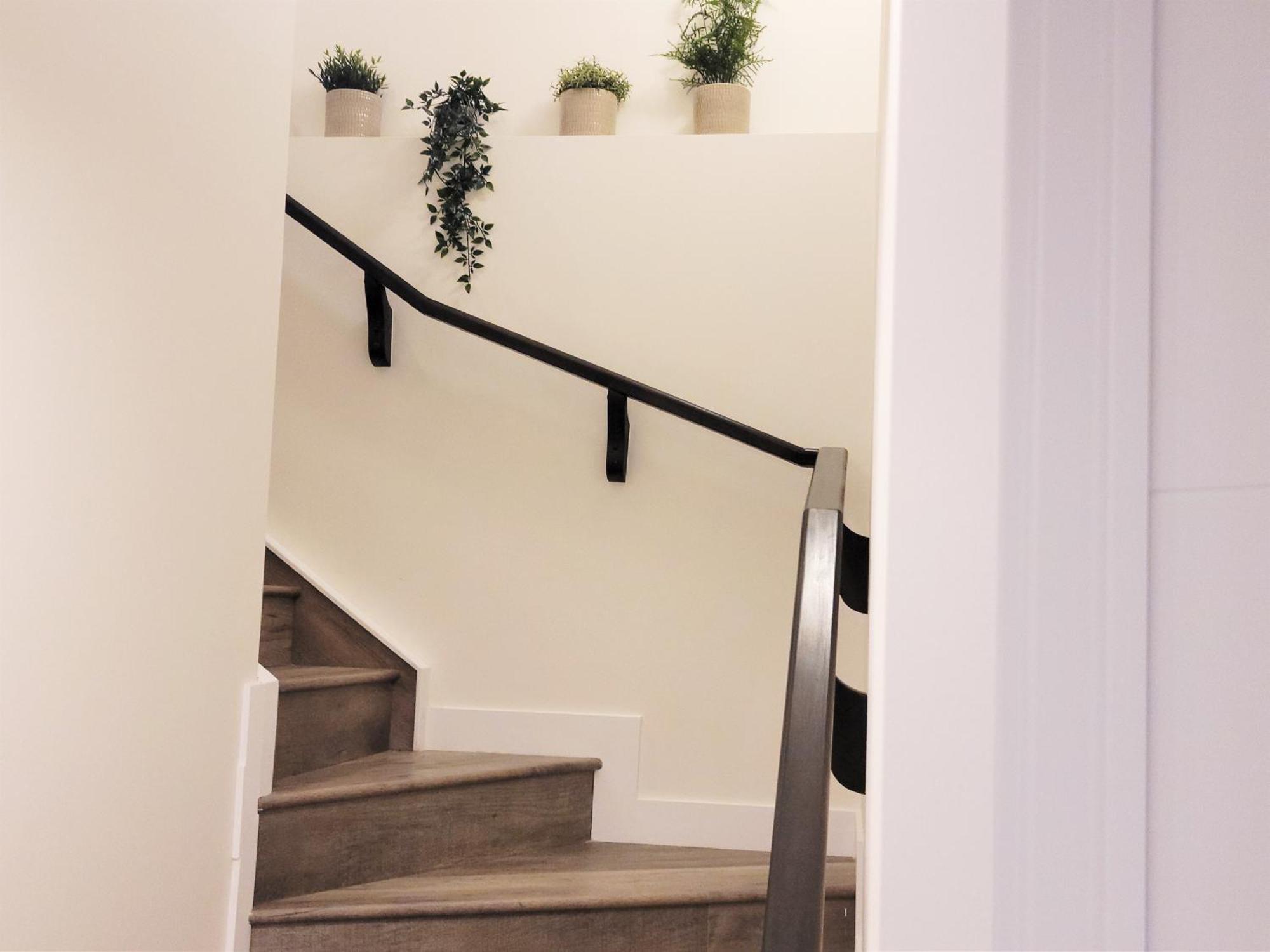 Lovely Modern 2 Bedroom Basement