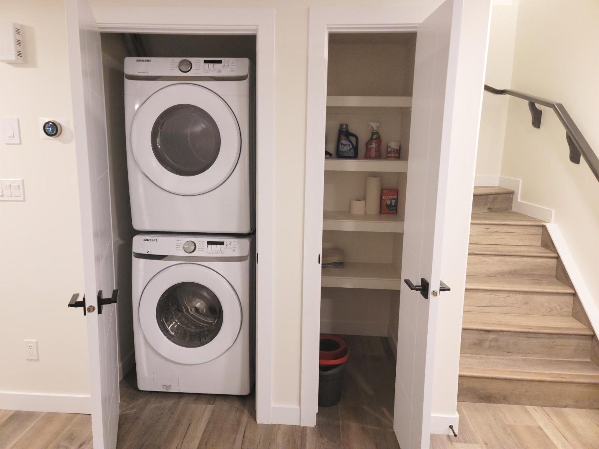 Lovely Modern 2 Bedroom Basement *