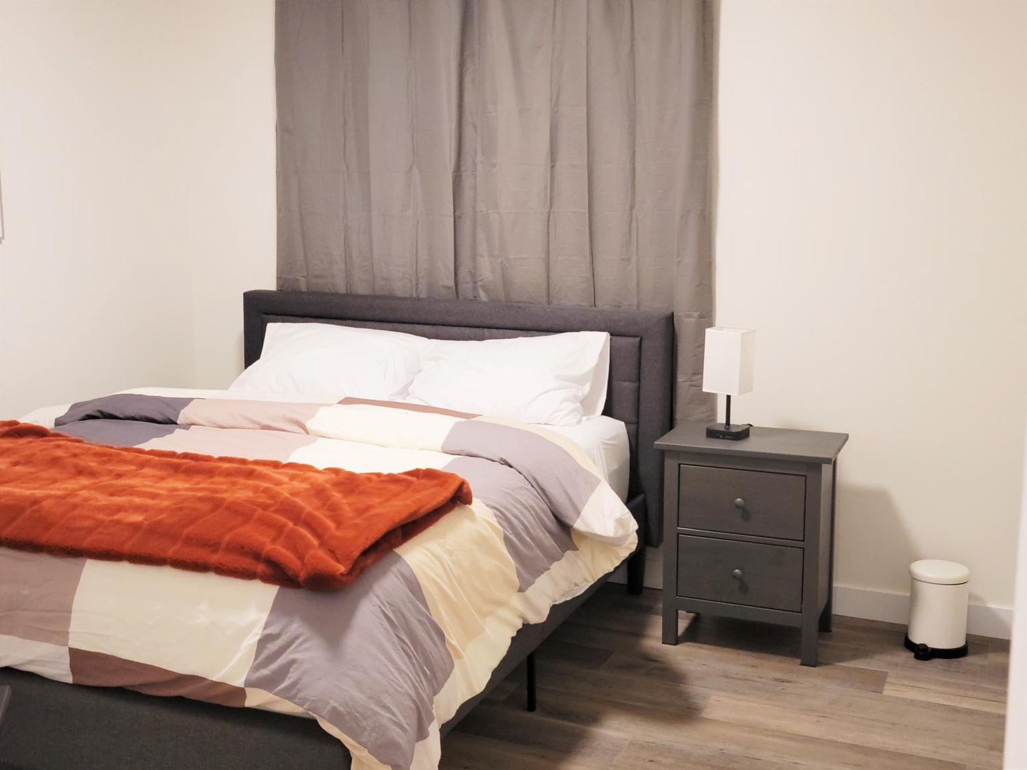 Lovely Modern 2 Bedroom Basement