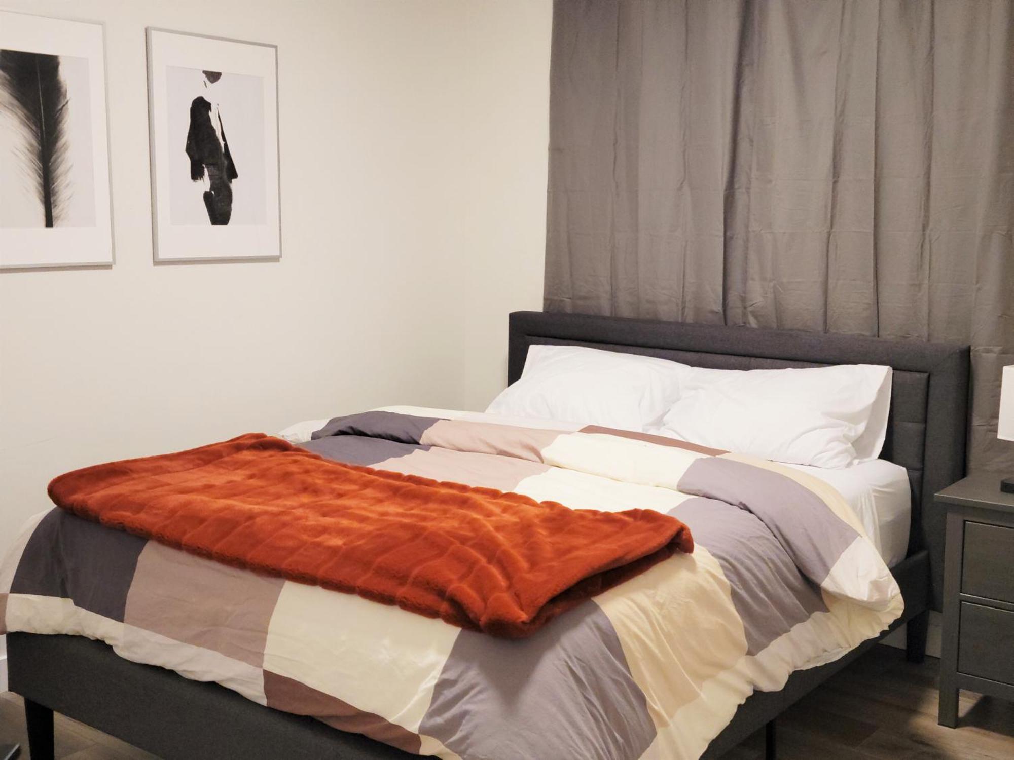 Lovely Modern 2 Bedroom Basement Apartment