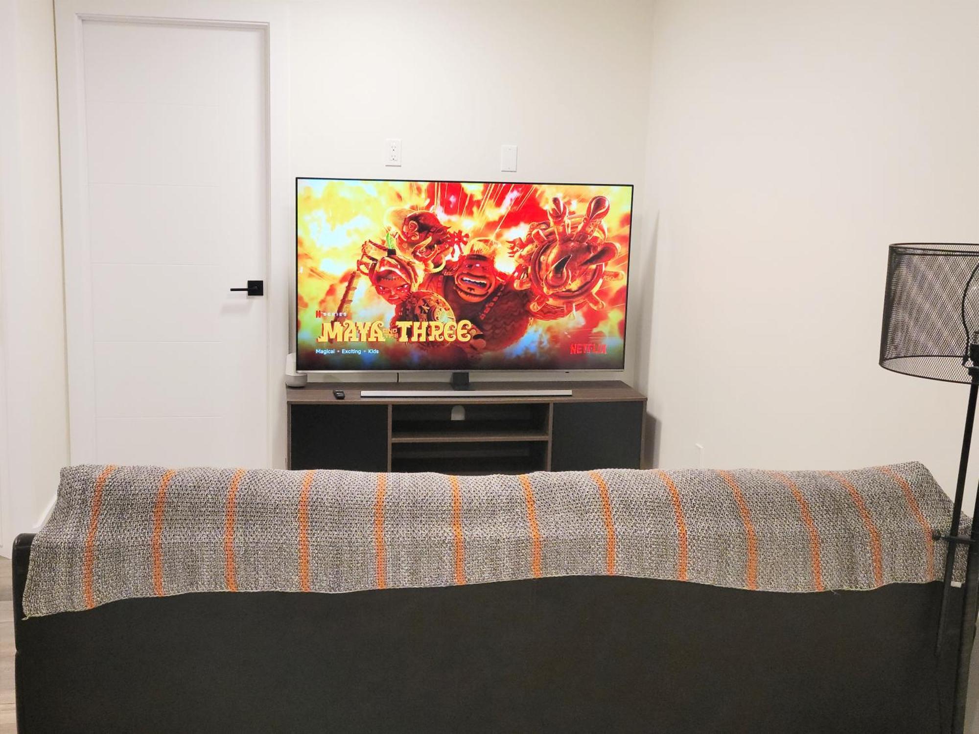 Apartment Lovely Modern 2 Bedroom Basement *